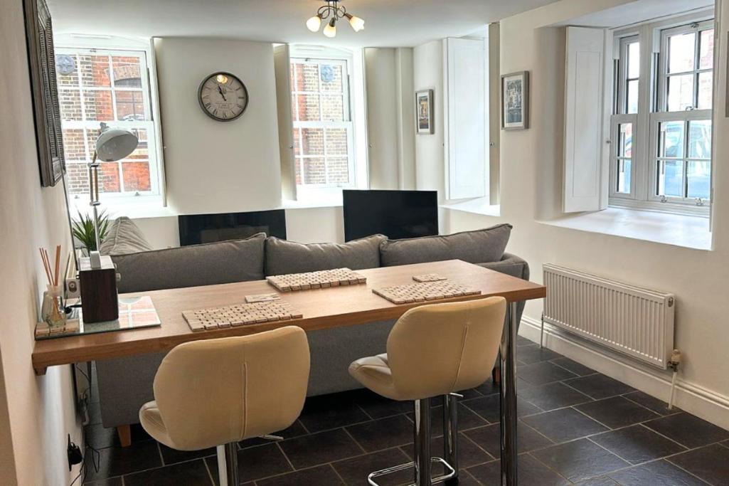 Harbour Haven - 1-bedroom, Cosy In